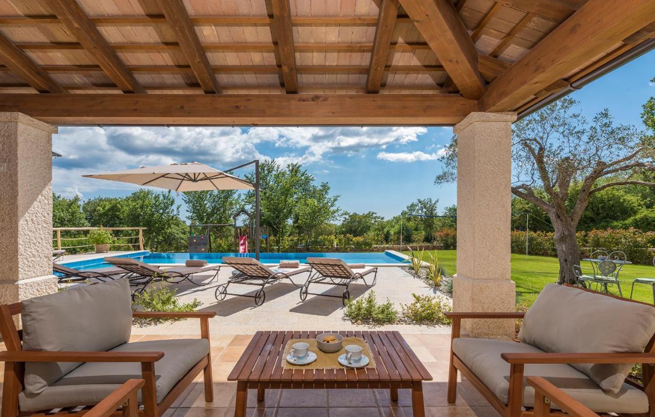 Villa-Osmium Smoljanci Экстерьер фото