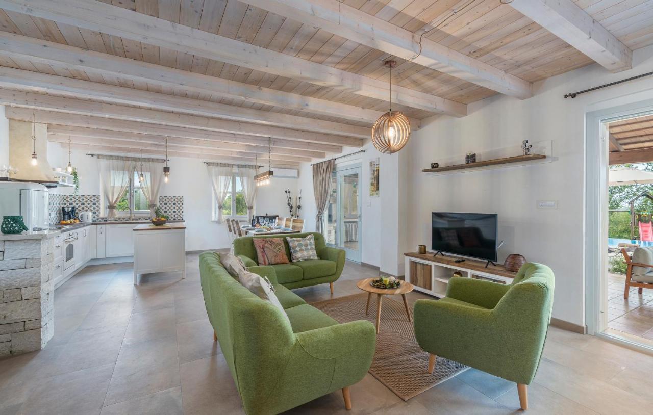 Villa-Osmium Smoljanci Экстерьер фото