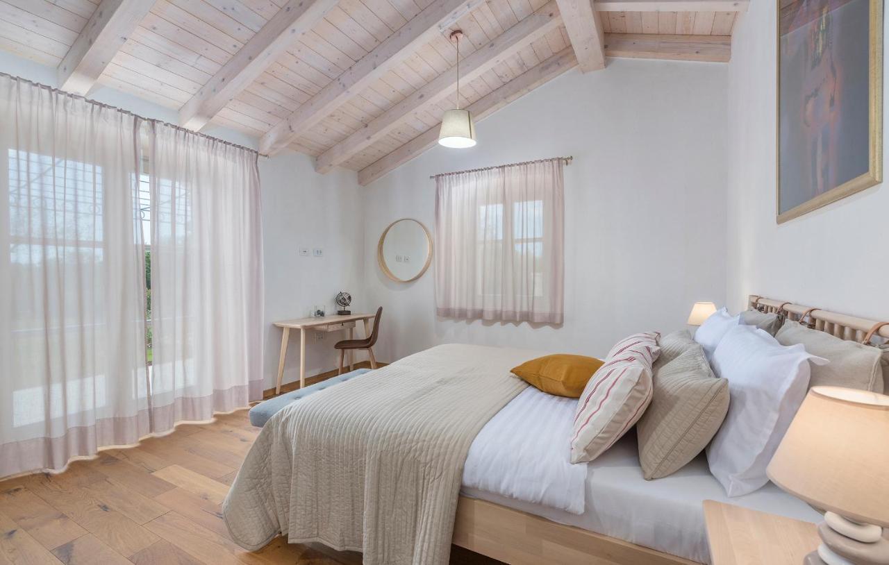 Villa-Osmium Smoljanci Экстерьер фото