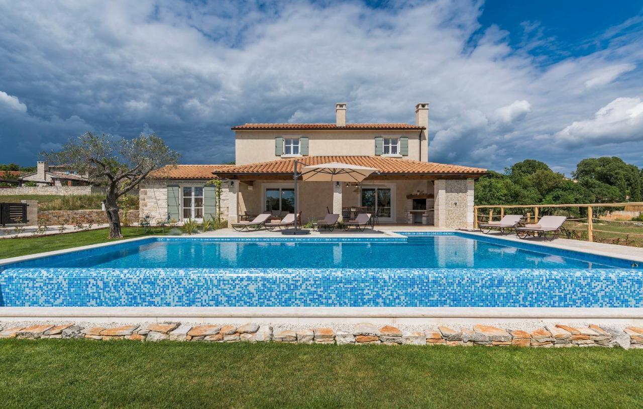 Villa-Osmium Smoljanci Экстерьер фото