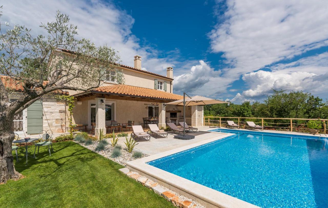 Villa-Osmium Smoljanci Экстерьер фото