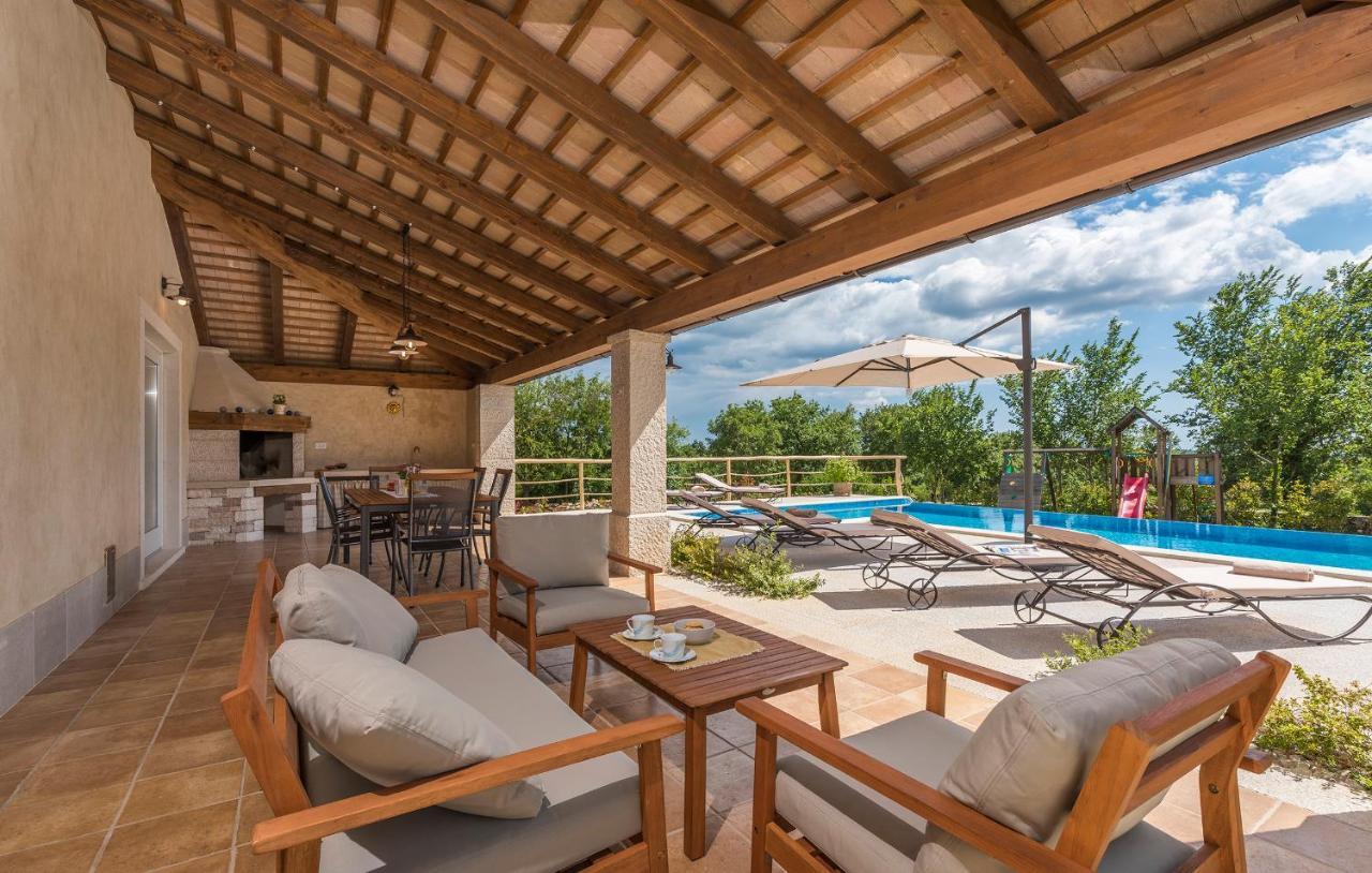 Villa-Osmium Smoljanci Экстерьер фото