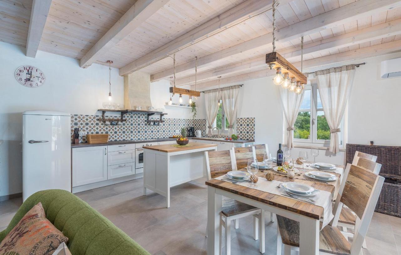Villa-Osmium Smoljanci Экстерьер фото